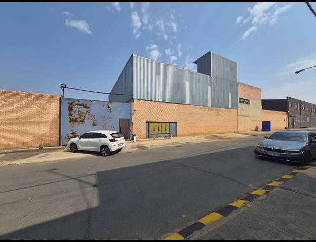 1,200M² WAREHOUSE FOR SALE IN DENVER